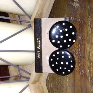 Retro vintage clip on earrings